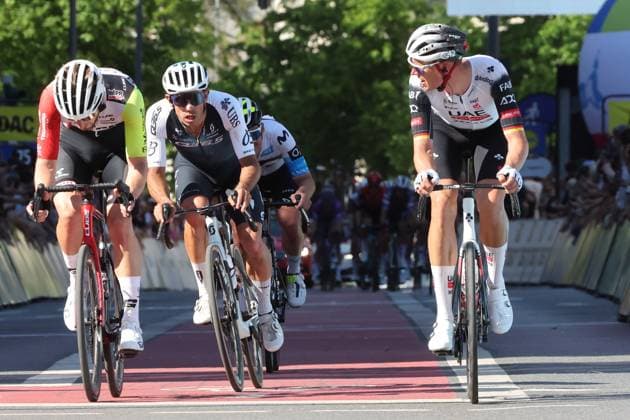 Sprint of the pursuers at the finish, Nils Politt, GER Team UAE Team Emirates XRG UAD UAE , RADSPORT Rennen Eschborn Frankfurt der Radklassiker , 01 05 2025, Cycling 1 May,