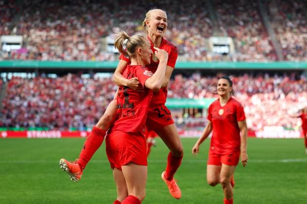 Goal celebration Lea Schueller 11 FC Bayern Muenchen Frauen , Pernille Harder 21 FC Bayern Muenchen Frauen , SV Werder Bremen vs FC Bayern Frauen Muenchen, DFB Pokal Final, 01 05 25 DFB regulations prohibit any use of photographs as image sequences and or quasi video kolbert press Koeln NRW Germany Copyright: xkolbert-press MartinxAguerax
