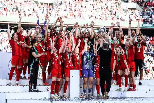 Sport, Football, DFB Cup Womens Season 2024 2025 Final FC Bayern Munich SV Werder Bremen 01 05 2025, RheinEnergieSTADION FC Bayern Munich Women are DFB Cup Winners 2025 Cologne RheinEnergieSTADION North Rhine-Westphalia Germany