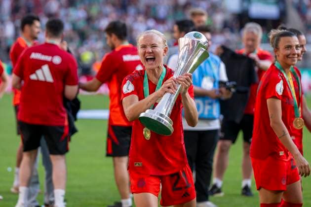 01 05 2025 FC Bayern Munich SV Werder Bremen, DFB Cup Women, Season 2024 2025, Final, at RheinEnergie Stadium in Cologne Munichs Pernille Harder cheers with trophy Important note According to the regulations of the DFL German Football League and the DFB German Football Association, it is prohibited to use or have used photographs taken in the stadium and or of the match in the form of sequential images and or video-like photo series Copyright: xDavidxInderliedx