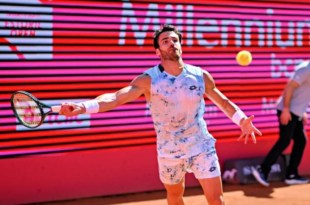 Italys Andrea Pellegrino reaches Estoril Open quarterfinals Estoril Open, ATP 175 Challenge Tour, 01 05 2025, Round of 16 Italys Andrea PELLEGRINO defeats Canadian top seed Felix AUGER ALIASSIME in the Round of 16 of the Estoril Open to reach the quarterfinals Estoril Estoril Tenis Club Lisbon Portugal
