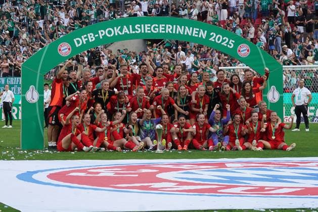 Womens soccer, DFB Cup final women , FC Bayern Munich vs SV Werder Bremen 01 05 2025 , Rheinenergiestadion Cologne award ceremony winner team FC Bayern Munich