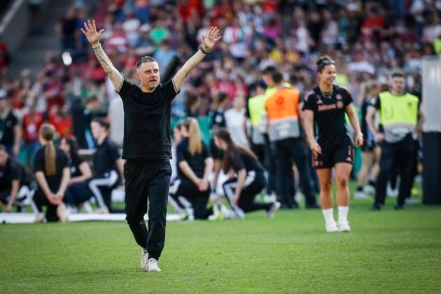 45 DFB Cup Final Womens FC Bayern Munich SV Werder Bremen, 01 05 2025 The outgoing Alexander Straus Coach FC Bayern Munich is happy about the cup victory 45 DFB Cup Final Womens FC Bayern Munich SV Werder Bremen on 01 05 2025 at RheinEnergie Stadium in Cologne North Rhine-Westphalia DFL REGULATIONS PROHIBIT ANY USE OF PHOTOGRAPHS AS IMAGE SEQUENCES AND OR QUASI VIDEO Copyright: xBEAUTIFULxSPORTS AxelxKohringx