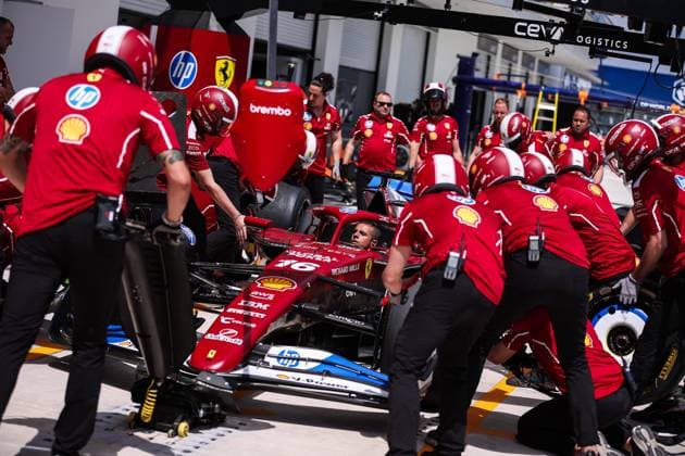 F1 - MIAMI GRAND PRIX 2025 Scuderia Ferrari pit stop practice during the Formula 1 Crypto.com Miami Grand Prix 2025, 6th round of the 2025 FIA Formula One World Championship, WM, Weltmeisterschaft from May 2 to 4, 2025 on the Miami International Autodrome, in Miami Gardens, Florida, United States of America - Miami GardensUnited States  Copyright: xEricxAlonsox