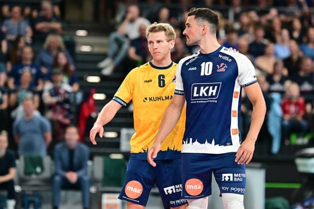 Volleyball I Men I Season 2024 2025 I Bundesliga I Final I Game 2 I SVG Lüneburg BERLIN RECYCLING Volleys I 1 5 2025 Gage Thomas Wortley 6, SVG Lüneburg fires up Lorenz Karlitzek 10, SVG Lüneburg¦ the number 6 will be sorely missed next season Lüneburg LKH Arena Niedersachsen Germany Copyright: xLobeca AndreasxHannigx