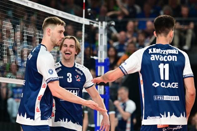 Volleyball I Men I Season 2024 2025 I Bundesliga I Final I Match 2 I SVG Lüneburg BERLIN RECYCLING Volleys I 1 5 2025 Simon Torwie 1, SVG Lüneburg , Michael Patrick Wright 3, SVG Lüneburg and Xander Wolf Wassenaar Ketrzynski 11, SVG Lüneburg are looking forward to Lüneburg LKH Arena Niedersachsen Germany Copyright: xLobeca AndreasxHannigx