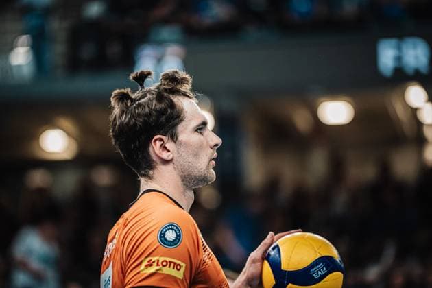 Volleyball Men Season 2024 2025 1 Volleyball Bundesliga Men Final SVG Lüneburg vs BERLIN RECYCLING Volleys 01 05 2025 The hairstyle of Jake Hanes 22, Berlin Recycling Volleys braid hairstyle Lüneburg LKH Arena Niedersachsen Germany