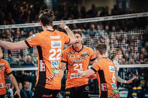 Volleyball Men Season 2024 2025 1 Volleyball Bundesliga Men Final SVG Lüneburg vs BERLIN RECYCLING Volleys 01 05 2025 Tobias Krick 21, Berlin Recycling Volleys cheers Lüneburg LKH Arena Niedersachsen Germany
