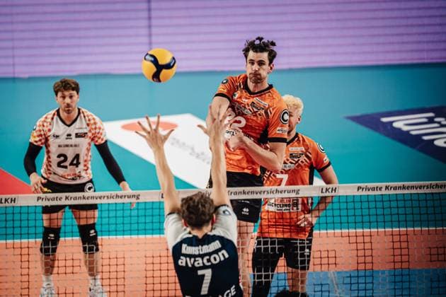 Volleyball Men Season 2024 2025 1 Volleyball Bundesliga Men Final SVG Lüneburg vs BERLIN RECYCLING Volleys 01 05 2025 Attack by Jake Hanes 22, Berlin Recycling Volleys against Joscha Kunstmann 7, SVG Lüneburg Lüneburg LKH Arena Niedersachsen Germany
