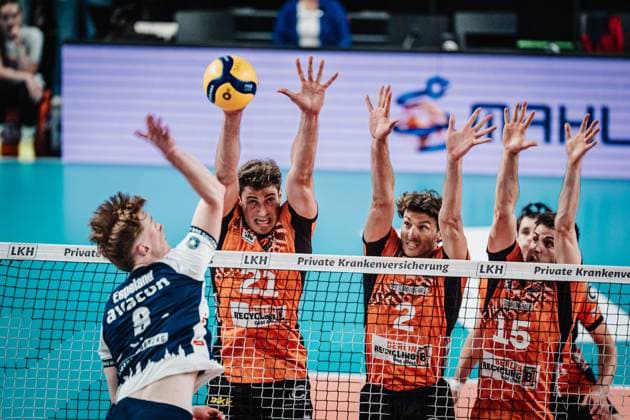 Volleyball Men Season 2024 2025 1 Volleyball Bundesliga Men Final SVG Lüneburg vs BERLIN RECYCLING Volleys 01 05 2025 f l Oskar Alve Espeland 9, SVG Lüneburg attacking Tobias Krick 21, Berlin Recycling Volleys Matthew Lambert Knigge 2, Berlin Recycling Volleys and Moritz Reichert 15, Berlin Recycling Volleys Lüneburg LKH Arena Niedersachsen Germany
