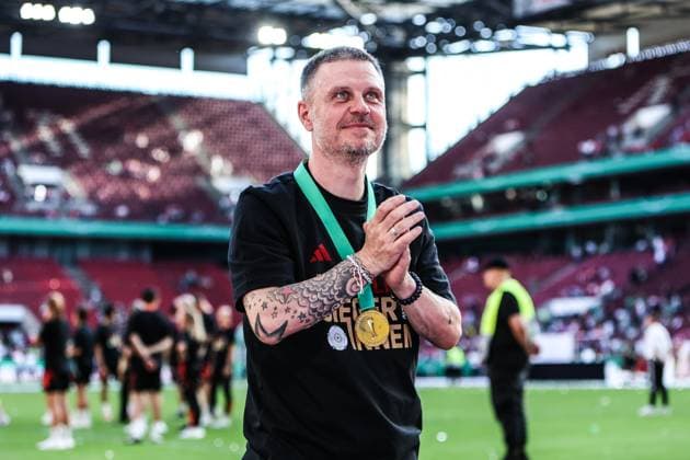 Sport, Football, DFB Cup Womens Season 2024 2025 Final FC Bayern Munich SV Werder Bremen 01 05 2025, RheinEnergieSTADION Alexander Strauss Head Coach, FC Bayern Munich Cologne RheinEnergieSTADION North Rhine-Westphalia Germany