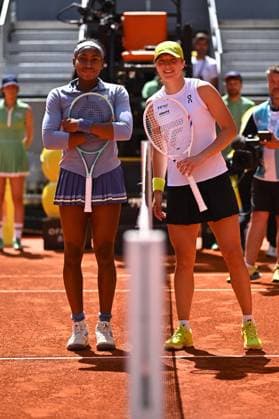 Mutua Madrid Open - Spain Coco Gauff (USA) and Iga Swiatek (POL) before their semi final round match at the Mutua Madrid Open in Madrid , Spain, on Mayl, 1, 2025. Photo by Corinne Dubreuil ABACAPRESS.COM Madrid Spain  Copyright: xDubreuilxCorinne ABACAx