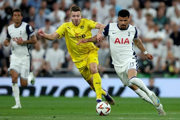 Tottenham Hotspur v FK Bodo Glimt - UEFA Europa League 2024 25 Semi Final First Leg Fredrik Andre Bjorkan of FK Bodo Glimt and Dominic Solanke of Tottenham Hotspur challenge during the UEFA Europa League 2024 25 Quarter Final Second Leg match between Tottenham Hotspur and FK Bodo Glimt at Tottenham Hotspur Stadium on May 1, 2025 in London, England. London Tottenham Hotspur Stadium England United Kingdom Copyright: xNigelxFrench Sportsphoto APLx 14126084