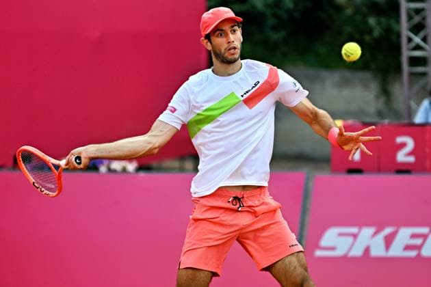 Portugals Nuna Borges reaches Estoril Open quarterfinals Estoril Open, ATP 175 Challenge Tour, 01 05 2025, round of 16 Portugals Nuno BORGES defeats Hungarys Marton Fucsovics on the sold-out center court in the round of 16 of the Estoril Open to reach the quarterfinals Estoril Estoril Tenis Club Lisbon Portugal