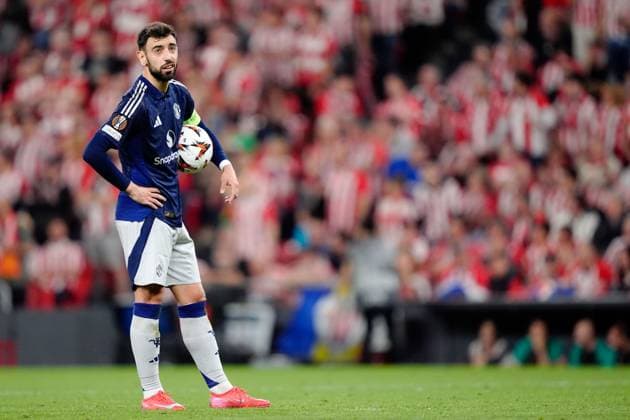 Bruno Fernandes of Manchester United, ManU waits to take a penalty Athletic Bilbao v Manchester United, UEFA Europa League, Semi Final, First Leg, Football, Estadio de San Mames, Bilbao, Spain - 01 May 2025 EDITORIAL USE ONLY No use with unauthorised audio, video, data, fixture lists, club league logos or live services. Online in-match use limited to 120 images, no video emulation. No use in betting, games or single club league player publications. Copyright: xGokhanxTaner Shutterstockx 15278833dr