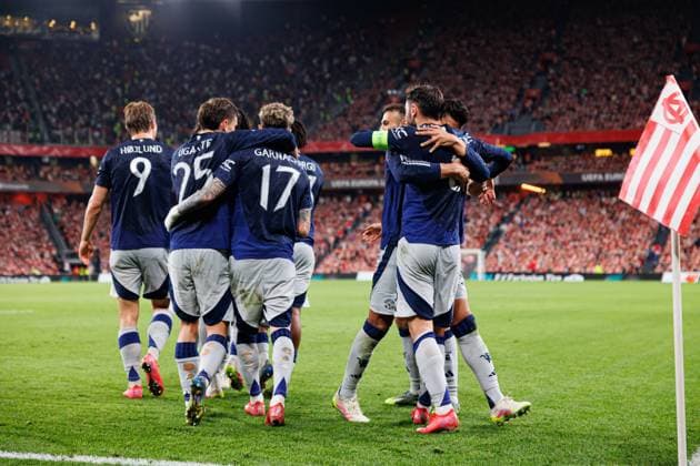 Players of Manchester United, ManU seen celebrating after goal from Bruno Fernandes during UEFA Europa League semifinal game between teams of Athletic Club and Manchester United FC (Maciej Rogowski) Bilbao Estadio San Mames Spain Copyright: xMaciejxRogowskix athleticmanu2425-19