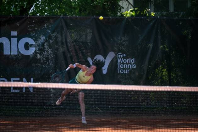 01 05 2025, GER, Women, ITF World Tennis Tour Wiesbaden Tennis Open Round of Last 16 Singles Tereza Valentova CZE during the service game Wiesbaden Nordenstadt T2 Sports Health Club Hessen Germany
