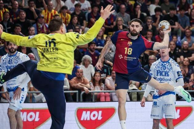 May 1, 2025, Barcelona, Barcelona, SPAIN: Blaz Janc of FC Barcelona, Barca in action during the EHF Champions League 2024 25, Quarter Final Second leg, handball match played between FC Barcelona and SC PICK Szeged at Palau Blaugrana on May 01, 2025 in Barcelona, Spain. Barcelona SPAIN - ZUMAa181 20250501_zaa_a181_177 Copyright: xJavierxBorregox