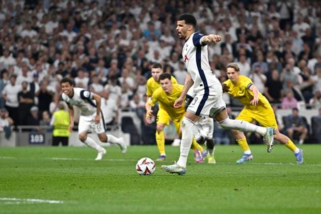 Spurs vs Bodo Glimt Europa League GOAL Dominic Solanke of Tottenham Hotspur scores his sides third goal from the penalty spot during the Spurs vs Bodo Glimt UEFA Europa League Semi-Final 1st leg tie at the Tottenham Hotspur Stadium London. London Tottenham Hotspur Stadium UK Copyright: xMartinxDaltonx Spurs_vs_Bodo_Glimt_010525_MD_019