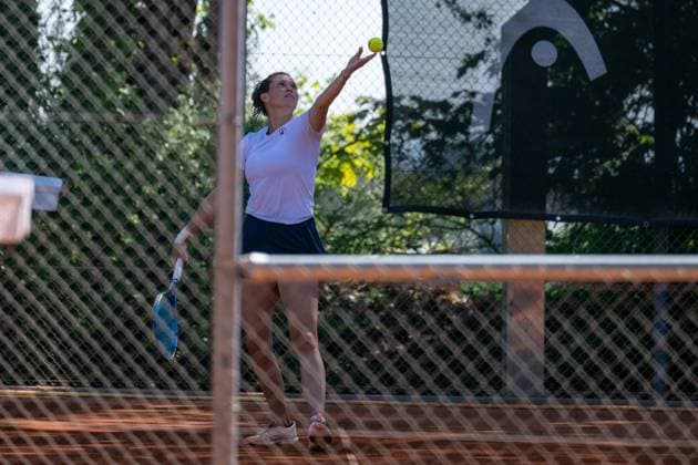 01 05 2025, GER, Women, ITF World Tennis Tour Wiesbaden Tennis Open Quarterfinals Doubles Miriam Skoch CZE during the service game Wiesbaden Nordenstadt T2 Sports Health Club Hessen Germany