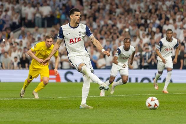 Tottenham Hotspur v FK Bodo Glimt, UEFA Europa League, Semi-Final, Leg 1 of 2, Football, Tottenham Hotspur Stadium, Tottenham, London, UK - 01 May 2025 Goal. Dominic Solanke of Tottenham Hotspur scores from the spot Tottenham Tottenham Hotspur Stadium London GBR, UK NEWSPAPERS OUT Copyright: xEllixBirchx