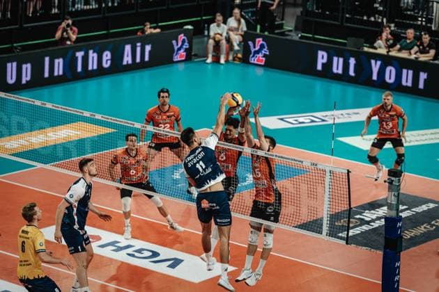 Volleyball Men Season 2024 2025 Volleyball Bundesliga Playoff Final Game 2 SVG Lüneburg vs BR Volleys 01 05 2025 Xander Wolf Wassenaar Ketrzynski 11 SVG Lüneburg against the block of Nehemiah Mote 5 BERLIN RECYCLING Volleys and Moritz Reichert 15 BERLIN RECYCLING Volleys Lüneburg LKH Arena Niedersachsen Germany