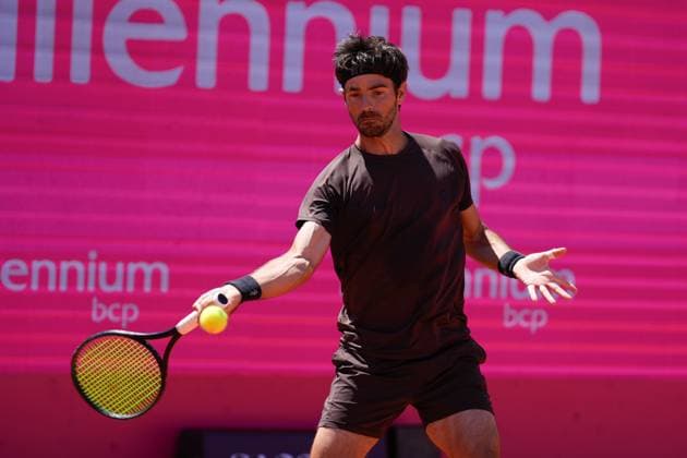 May 1, 2025, Estoril, Portugal: Gastao Elias (C) plays against Nicolas Jarry (not visible) during the round of 16 of Millennium Estoril Open Challenger 175 tennis tournament at the Clube de Tenis do Estoril. Final score: Gastao Elias 1: 2 Nicolas Jarry. Estoril Portugal - ZUMAs197 20250501_aaa_s197_117 Copyright: xBrunoxdexCarvalhox