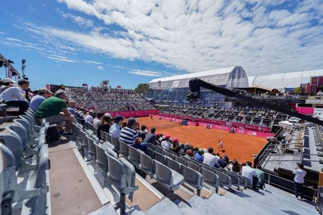 May 1, 2025, Estoril, Portugal: View of Clube de Tenis do Estoril stadium with fans watching during the round of 16 of Millennium Estoril Open Challenger 175 tennis tournament. Final score: Gastao Elias 1: 2 Nicolas Jarry. Estoril Portugal - ZUMAs197 20250501_aaa_s197_128 Copyright: xBrunoxdexCarvalhox