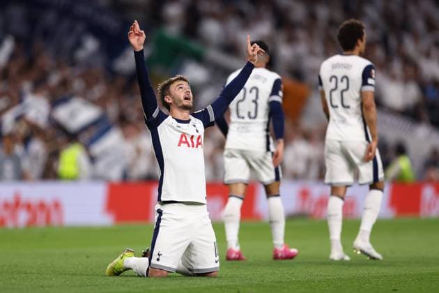 Tottenham Hotspur v FK Bodo Glimt 01 Mai 2025, London UEFA Europa League Halbfinale Hinspiel Tottenham Hotspur v FK Bodo Glimt James Maddison von Tottenham Hotspur feiert sein zweites Tor Foto Jacques Feeney Abseits London UK  Copyright: xJacquesxFeeneyx xOffsidexOffside