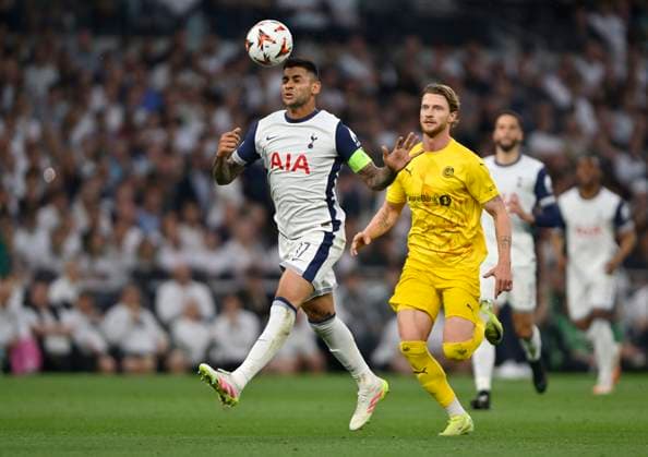 Tottenham Hotspur V Bodo-Glimt, Europa League. Cristian Romero (Spurs) heads during the Tottenham Hotspur V Bodo-Glimt UEFA Europa League semi-final match at the Tottenham Hotspur Stadium, London. Tottenham Tottenham Hotspur Stadium UK Copyright: xMartinxDaltonx Spurs_v_Bodo_Glimt_010525_MD_006