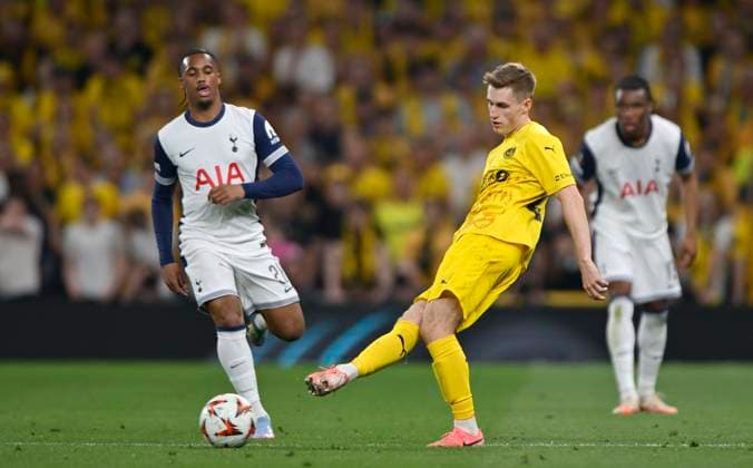 Tottenham Hotspur V Bodo-Glimt, Europa League. Fredrik Sjovold (Bodo Glimt) during the Tottenham Hotspur V Bodo-Glimt UEFA Europa League semi-final match at the Tottenham Hotspur Stadium, London. Tottenham Tottenham Hotspur Stadium UK Copyright: xMartinxDaltonx Spurs_v_Bodo_Glimt_010525_MD_041