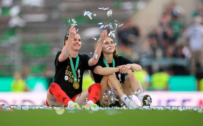 Cheering Sarah ZADRAZIL l M after the match, throws confetti, DFB Pokal Final Women 2025, FC Bayern Muenchen M SV Werder Bremen HB 4 2, on 01 05 2025 in Koeln Germany DFB regulations prohibit any use of photographs as image sequences and or quasi video Â