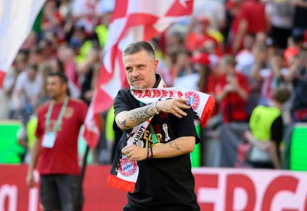 Coach Alexander STRAUS M with fan scarf, DFB Pokal Final Women 2025, FC Bayern Muenchen M SV Werder Bremen HB 4 2, am 01 05 2025 in Koeln Germany DFB regulations prohibit any use of photographs as image sequences and or quasi video Â