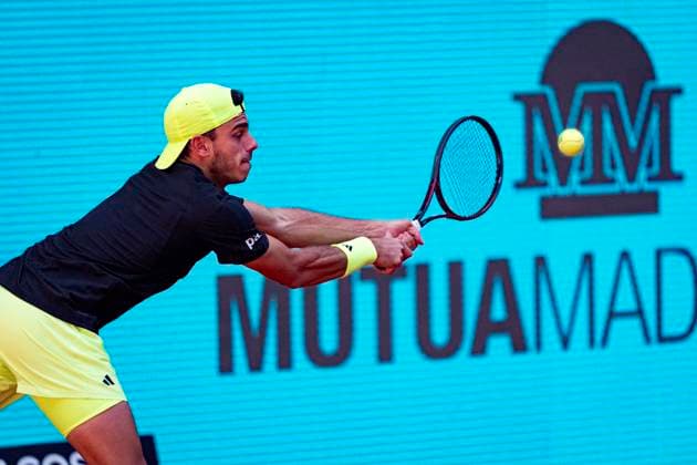 Mutua Madrid Open 2025 Francisco Cerundolo of Argentina plays a backhand during the Men s Singles Quarter-Final match against Jakub Mensik of Czech Republic during at the Mutua Madrid Open 2025 tournament celebrated at La Caja Magica on May 01, 2025 in Madrid, Spain. Madrid La Caja Magica Madrid Spain Copyright: xAlbertoxGardinx AGardin_20250501_Mutua_Madrid_Open_0820