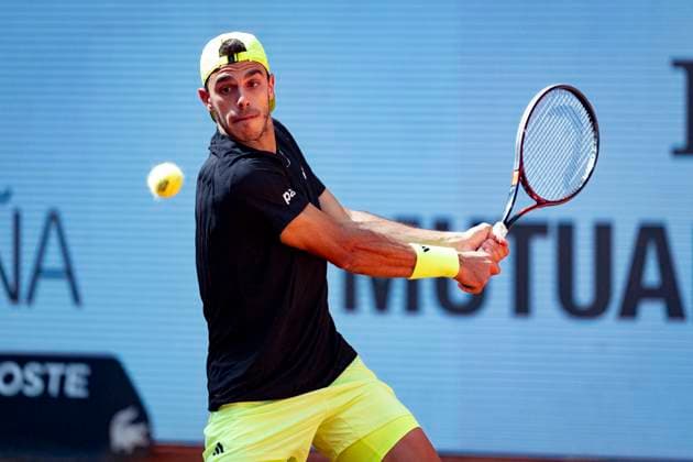 Mutua Madrid Open 2025 Francisco Cerundolo of Argentina plays a backhand during the Men s Singles Quarter-Final match against Jakub Mensik of Czech Republicduring at the Mutua Madrid Open 2025 tournament celebrated at La Caja Magica on May 01, 2025 in Madrid, Spain. Madrid La Caja Magica Madrid Spain Copyright: xAlbertoxGardinx AGardin_20250501_Mutua_Madrid_Open_0829