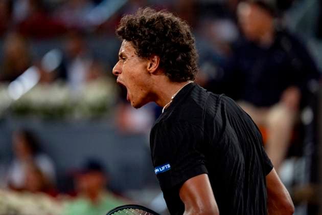 Mutua Madrid Open 2025 Gabriel Diallo of Canada celebrates a point against Lorenzo Musetti of Italy during the Men s Singles Quarter-Final match at the Mutua Madrid Open 2025 tournament celebrated at La Caja Magica on May 01, 2025 in Madrid, Spain. Madrid La Caja Magica Madrid Spain Copyright: xAlbertoxGardinx AGardin_20250501_Mutua_Madrid_Open_0855