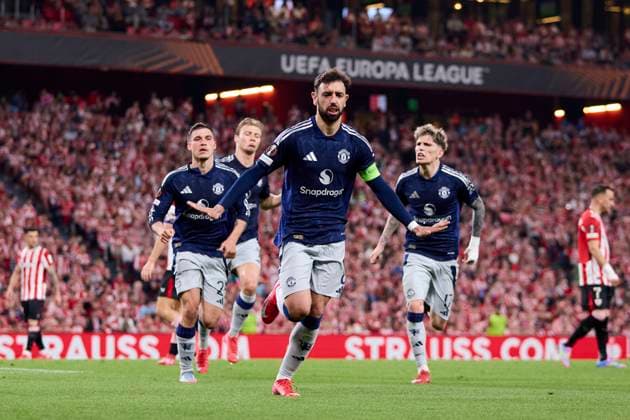 Sport Bilder des Tages May 1, 2025, Bilbao, Vizcaya, SPAIN: Bruno Fernandes of Manchester United, ManU celebrates after scoring goal during the UEFA Europa League 2024 25 Semi Final First Leg match between Athletic Club and Manchester United at San Mames on May 1, 2025, in Bilbao, Spain. Bilbao SPAIN - ZUMAa181 20250501_zaa_a181_208 Copyright: xRicardoxLarreinax