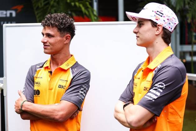 F1 - MIAMI GRAND PRIX 2025 NORRIS Lando (gbr), McLaren F1 Team MCL39, portrait and PIASTRI Oscar (aus), McLaren F1 Team MCL39, portrait during the Formula 1 Crypto.com Miami Grand Prix 2025, 6th round of the 2025 FIA Formula One World Championship, WM, Weltmeisterschaft from May 2 to 4, 2025 on the Miami International Autodrome, in Miami Gardens, Florida, United States of America - Miami GardensUnited States Copyright: xEricxAlonsox