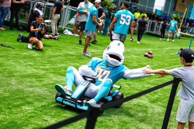 F1 - MIAMI GRAND PRIX 2025 Miami Dolphins mascot is seen during the Formula 1 Crypto.com Miami Grand Prix 2025, 6th round of the 2025 FIA Formula One World Championship, WM, Weltmeisterschaft from May 2 to 4, 2025 on the Miami International Autodrome, in Miami Gardens, Florida, United States of America - Miami GardensUnited States  Copyright: xDPPIx