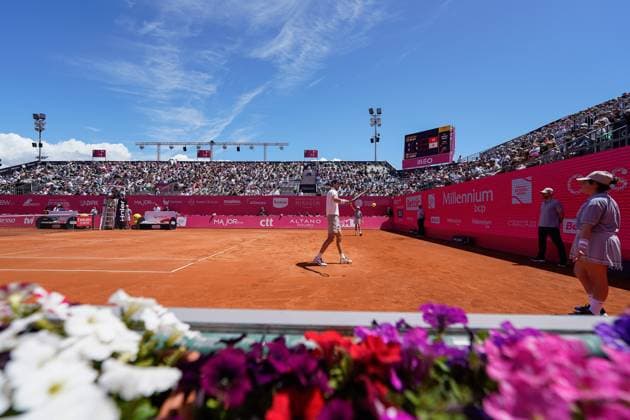 Millennium Estoril Open Challenger Nicolas Jarry (R) returns a ball to Gastao Elias during the first round of Millennium Estoril Open Challenger 175 tennis tournament at the Clube de Tenis do Estoril. (Foto: Bruno de Carvalho Brazil Photo Press) Estoril Clube de Tenis do Estoril Lisboa Portugal Copyright: xBrunoxdexCarvalhox