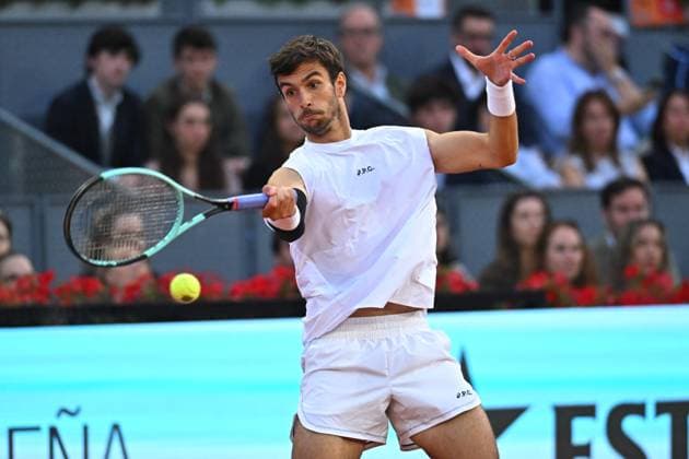 Mutua Madrid Open - Quarter-finals - Lorenzo Musetti Lorenzo Musetti (ITA) during his quarter final round match at the Mutua Madrid Open in Madrid, Spain, on May, 1, 2025. Photo by Corinne Dubreuil ABACAPRESS.COM Madrid Spain  Copyright: xDubreuilxCorinne ABACAx