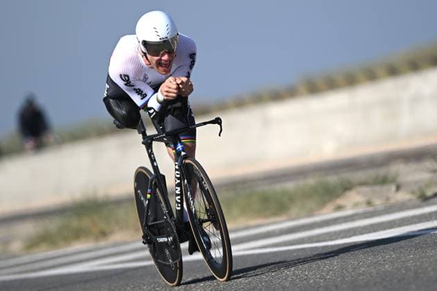 Sport Bilder des Tages VROMANT Ewoud pictured in action during the time trials at the UCI Para-Cycling Road World Cup event, Thursday 01 May 2025, in Oostende. The UCI Para-Cycling Road World Cup takes place from 01 to 04 May in Oostende and Brugge. LUCxCLAESSEN  x122424828x