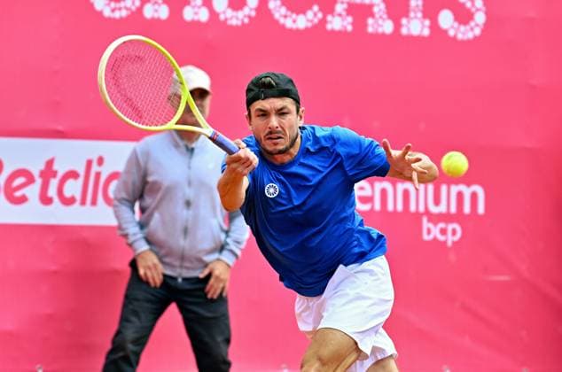 Jakob Schnaitter reaches the doubles semi-finals of the Estoril Open Estoril Open, ATP 175 Challenge Tour, 02 05 2025, quarter-finals The German tennis pro and doubles specialist Jakob SCHNAITTER reaches the semi-finals of the clay court tournament at the Estoril Open in Portugal together with his partner Mark Wallner by defeating Denis Jewsejew Beibit Zhukajev Kazakhstan Estoril Estoril Tenis Club Lisbon Portugal