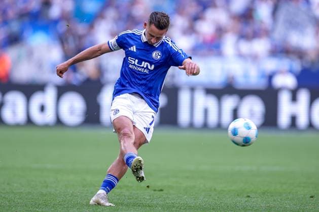 02 05 2025, Football, FC Schalke 04 SC Paderborn 07, 2 Fußball Bundesliga, 32 Matchday, Veltins Arena Gelsenkirchen, Season 2024 2025 Paul Seguin Schalke04 7 DFB regulations prohibit any use of photographs as image sequences and or quasi video Nordrhein Westfalen Germany