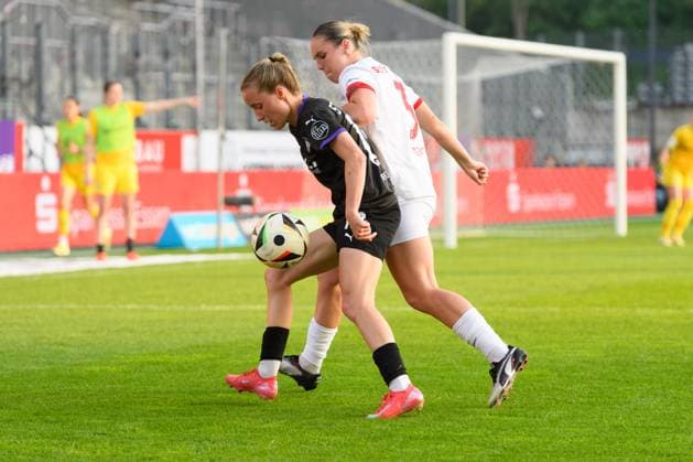 Beke Sterner (19 SGS Essen) and Alina Axtmann (3 SC Freiburg) during the Google Pixel Frauen Bundesliga match between SGS Essen and SC Freiburg at Stadion an der Hafenstrasse, Essen, Germany. (Sven Beyrich SPP) Copyright: xSvenxBeyrich SPPx spp-en-SvBe-20250502-ND5_7936