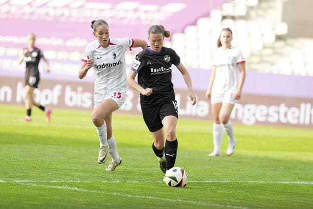 Womens football in Essen FOR EDITORIAL PURPOSES ONLY EDITORIAL USE ONLY p Maj Schneider SCF vs Lena Ostermeier SGS The match SGS Essen vs SC Freiburg ended on 02 05 2025 at the stadium Essen at Hafenstraße 97a X X Michael Gohl FUNKE Foto Services p Sport Deutschland Nordrhein Westfalen Essen Copyright MichaelxGohl Copyright: MichaelxGohl doc80grersrza922d6zgss ,EDITORIAL USE ONLY Copyright: MichaelxGohl