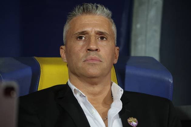 CAIRO, EGYPT - OCTOBER 29: Portrait of head coach Hernan Crespo of Al Ain FC during the match between Al Ahly SC and Al Ain FC during the 2024 FIFA Intercontinental Cup at Cairo International Stadium on October 29, 2024 in Cairo, Egypt. Photo SFSI M.Bayoumy Al Ahly v Al Ain FC : 2024 FIFA Intercontinental Cup Copyright: xSFSIx