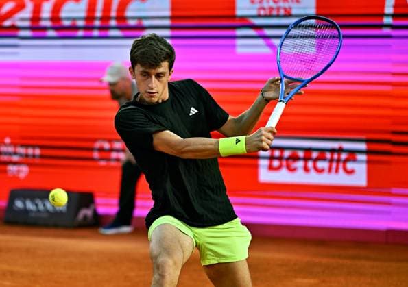 Italian Luca Nardi loses in the quarterfinals of the Estoril Open Estoril Open, ATP 175 Challenge Tour, 02 05 2025, quarterfinals Italian Luca NARDI is eliminated in the quarterfinals of the Estoril Open against American Alex Michelsen, Estoril Estoril Tenis Club Lisbon Portugal