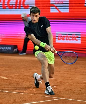 Italian Luca Nardi loses in the quarterfinals of the Estoril Open Estoril Open, ATP 175 Challenge Tour, 02 05 2025, quarterfinals Italian Luca NARDI is eliminated in the quarterfinals of the Estoril Open against American Alex Michelsen, Estoril Estoril Tenis Club Lisbon Portugal