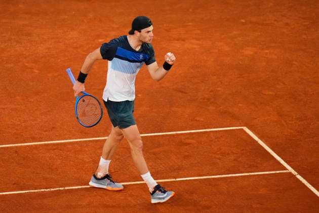Mutua Madrid Open - Day Eleven Jack Draper celebrates a point during the Men s Singles Semi-Final match between Jack Draper of Great Britain and Lorenzo Musetti of Italy on Day Eleven of the Mutua Madrid Open 2025, ATP, Tennis Herren Masters 1000 and WTA, Tennis Damen 1000, tournament celebrates at La Caja Magica on May 02, 2025 in Madrid, Spain. Madrid Spain  Copyright: xJosexBretonx originalFilename:bretonhernandez-mutuamad250502_npLDN.jpg